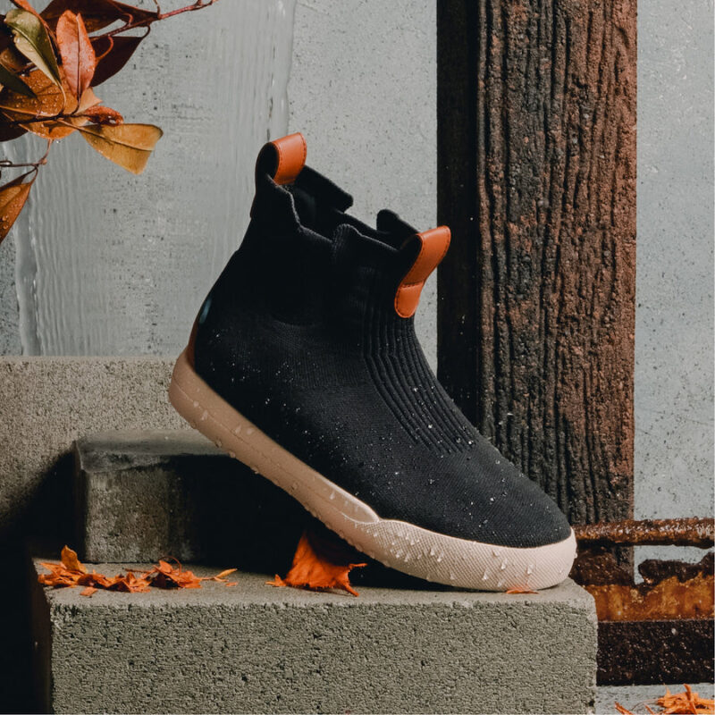Women's Weekend Chelsea - Asphalt Black on Off-White - Image 8