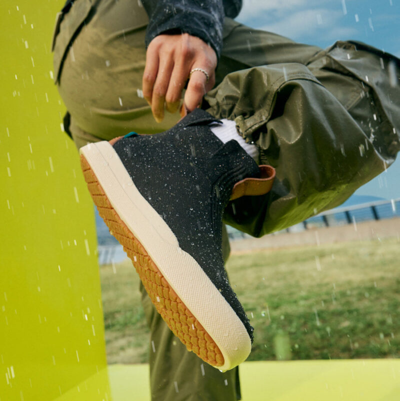 Women's Weekend Chelsea - Asphalt Black on Off-White - Image 5